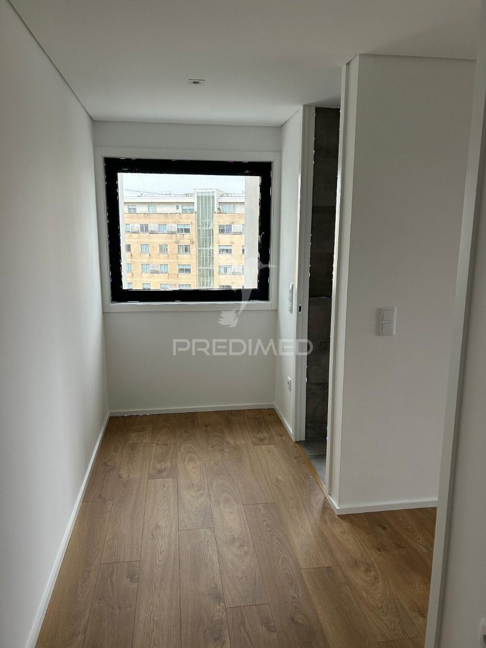 Apartamento t0 novo com garagem em paranhos
