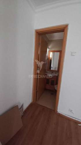 T2 remodelado no bairro da torre, cascais, com excelente localização