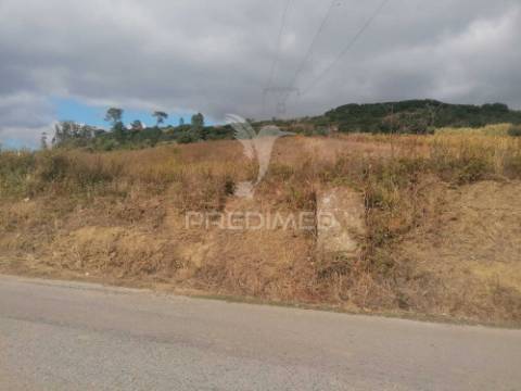 Terreno rústico em sobral monte agraço - chã