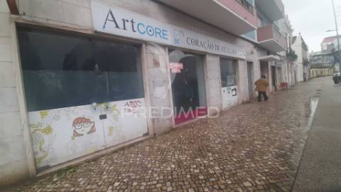 ✨ oportunidade única ✨ loja central p./ comércio ou serviços de 85,25m2 ( av. dos combatentes da grande guerra ).