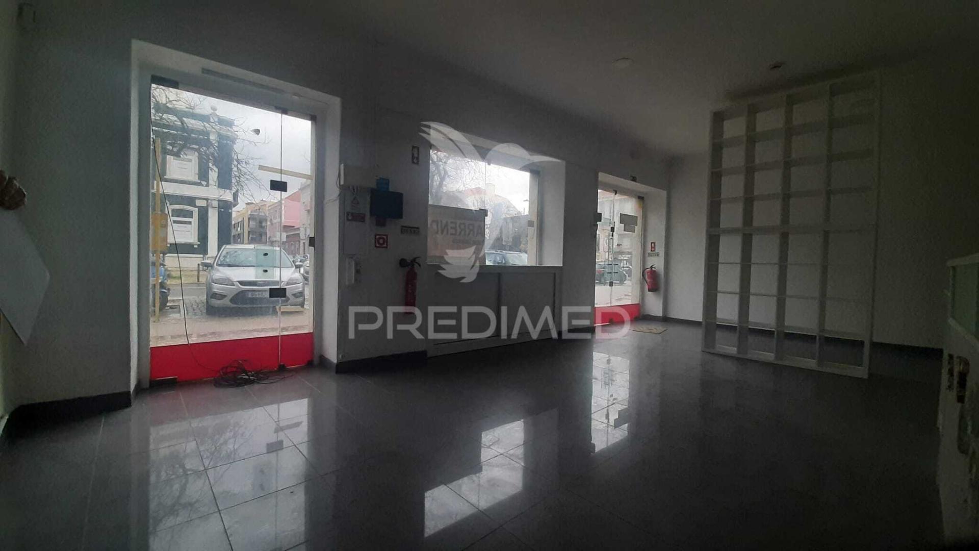 ✨ oportunidade única ✨ loja central p./ comércio ou serviços de 85,25m2 ( av. dos combatentes da grande guerra ).