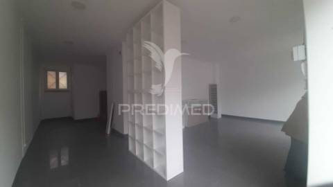 ✨ oportunidade única ✨ loja central p./ comércio ou serviços de 85,25m2 ( av. dos combatentes da grande guerra ).