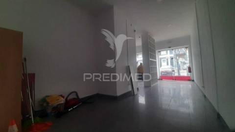 ✨ oportunidade única ✨ loja central p./ comércio ou serviços de 85,25m2 ( av. dos combatentes da grande guerra ).
