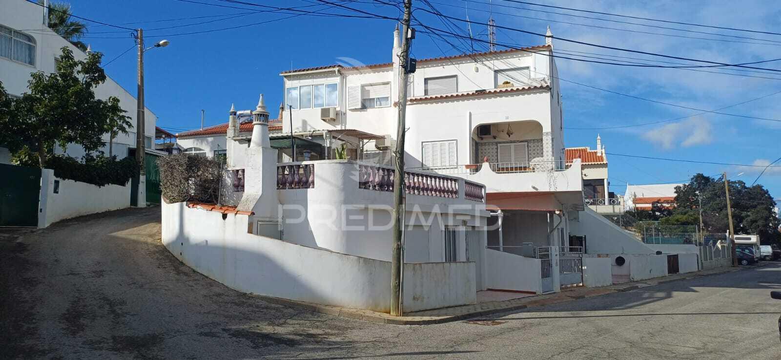 Moradia à venda na mexilhoeira da carregação