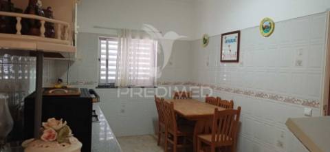 Moradia à venda na mexilhoeira da carregação