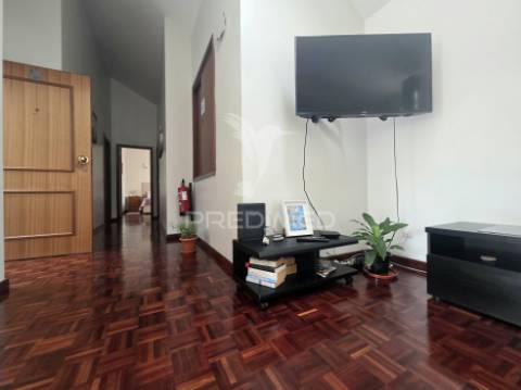 Apartamento t2 em santa cruz