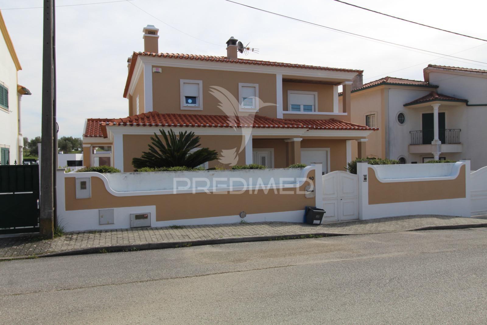 Moradia  de alto padrão de qualidade