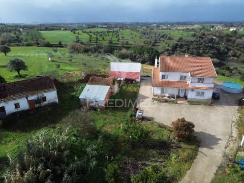 Moradia t5 com piscina em são vicente do paul – santarém