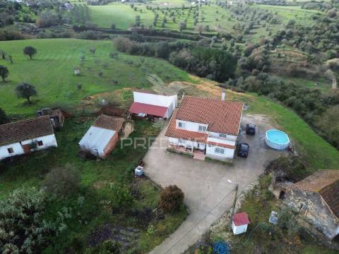 Moradia t5 com piscina em são vicente do paul – santarém