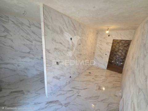 T2 recuado em vilar de andorinho – renovação total com terraços