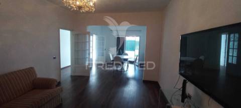 Moradia t2 convertido em t1 com garagem na carregueira-pinhal novo