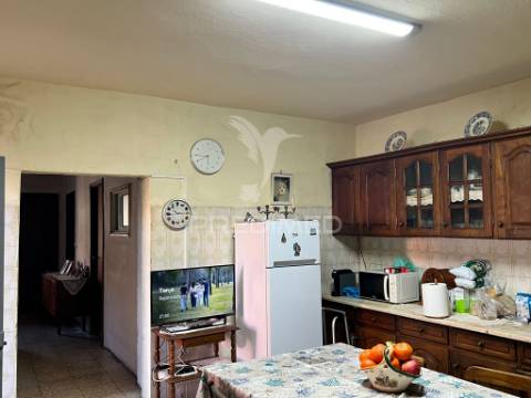 Moradia t4 em chãs , v.n. foz coa