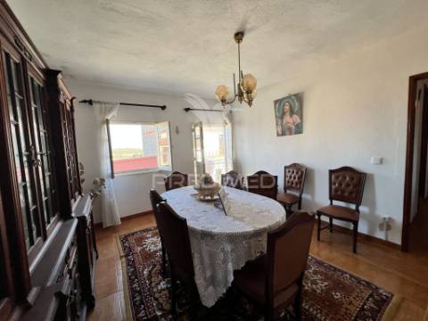 Moradia t4 em chãs , v.n. foz coa