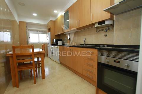 Apartamento todo remodelado com vista desafoga em  vale flores