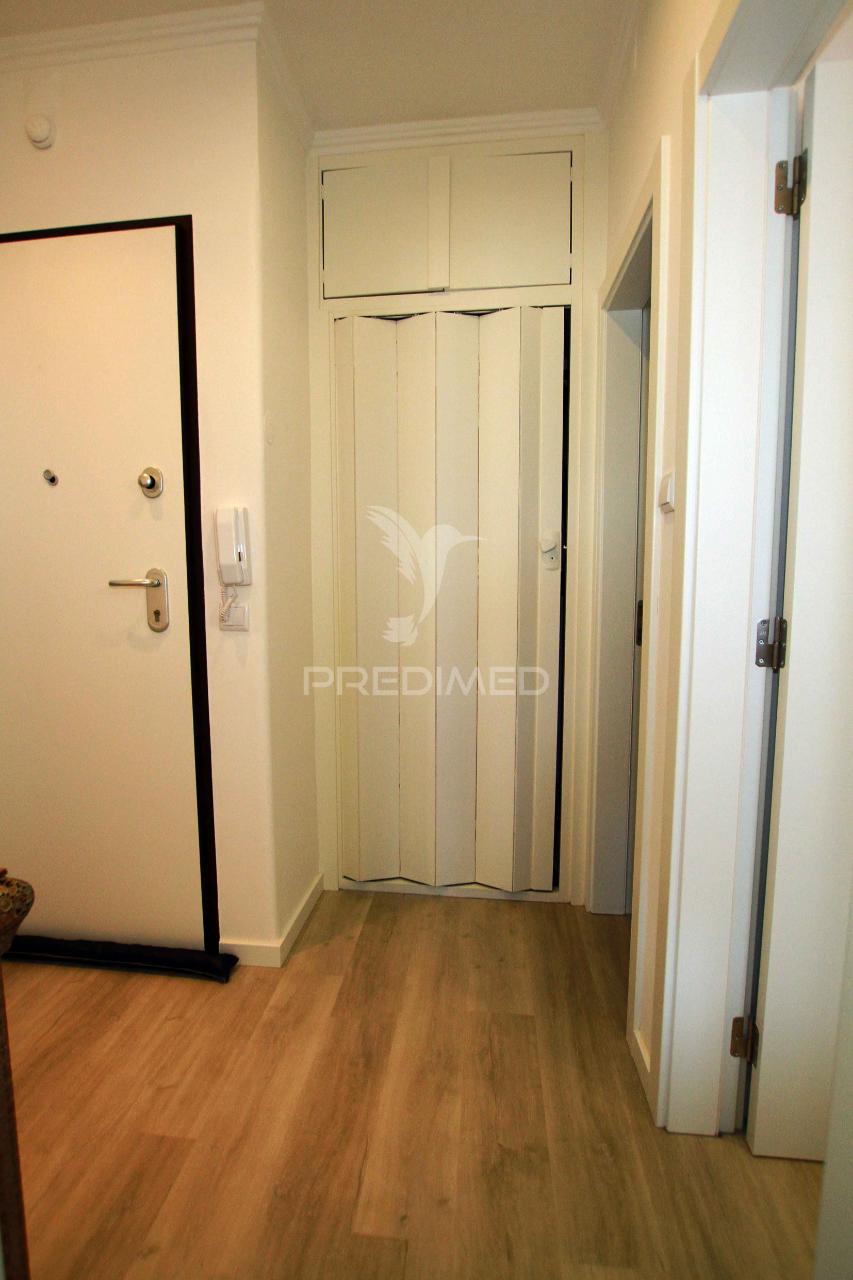 Apartamento remodelado a 5minutos do dos barcos da a2 e a33