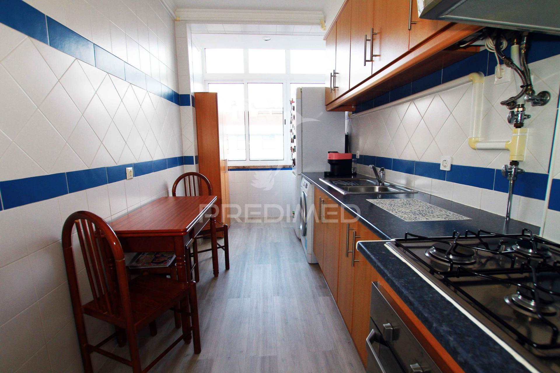 Apartamento remodelado a 5minutos do dos barcos da a2 e a33