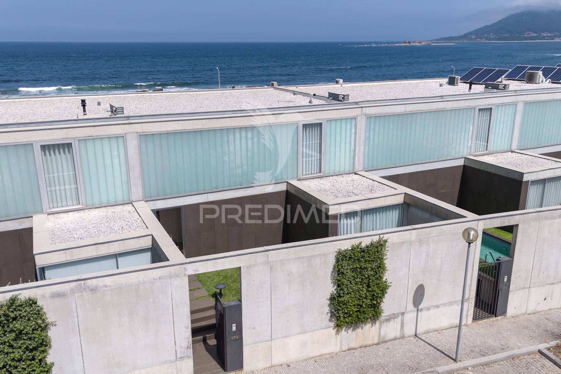 Moradia t3 de luxo em condomínio fechado | frente mar | praia de moledo
