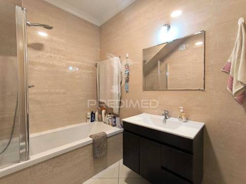 Apartamento t4 duplex com garagem em abrantes — espaço, luz e vistas abertas