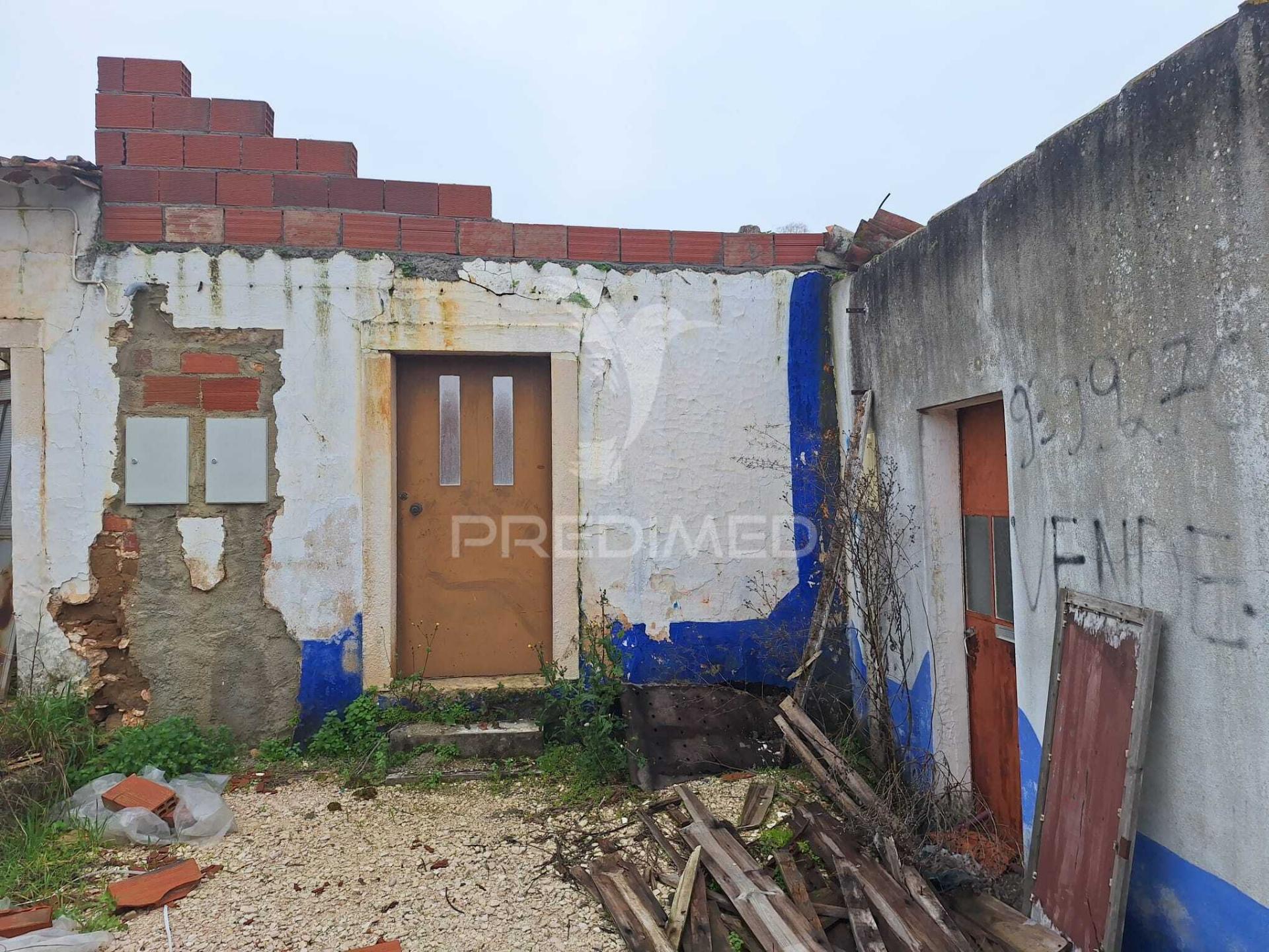 Casa em vale de caldas, alcanede