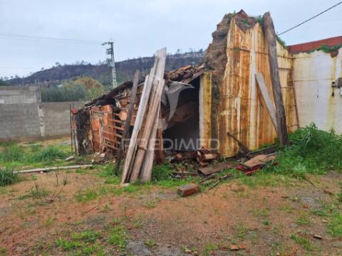 Casa em vale de caldas, alcanede