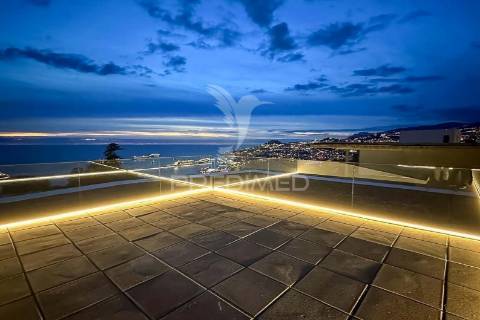 Luxuosa moradia t4 com piscina vista mar.