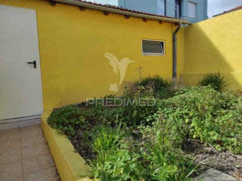 Moradia térrea, totalmente renovada em são roque da lameira