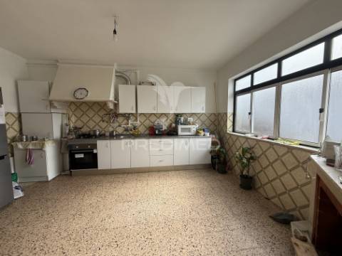 Apartamento t2 com 117 m² no centro do cartaxo