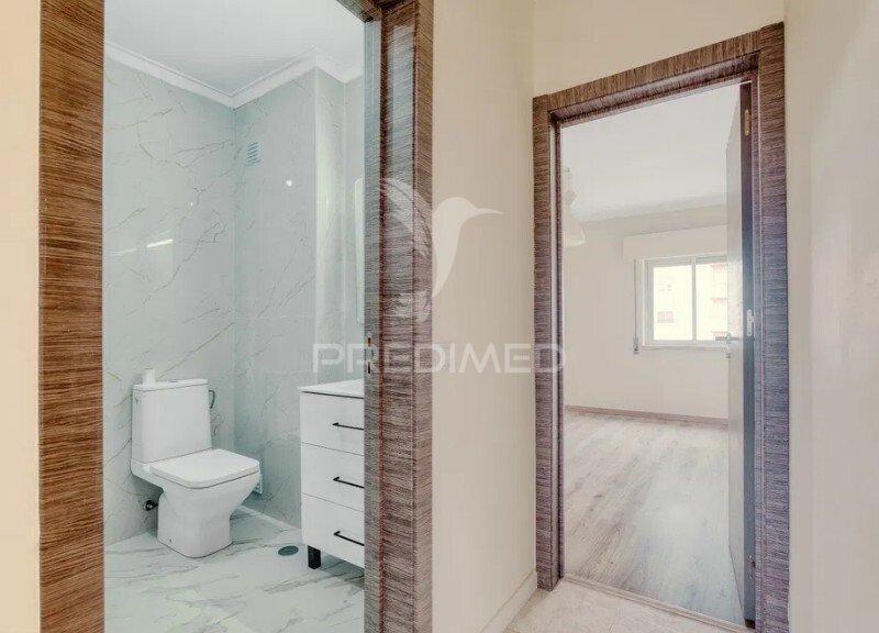 Apartamento t2 no carregado com elevador