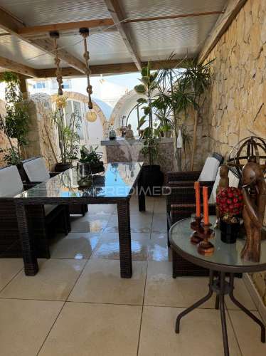 Penthouse exclusiva t2+2 com terraço privativo – no coração de albufeira