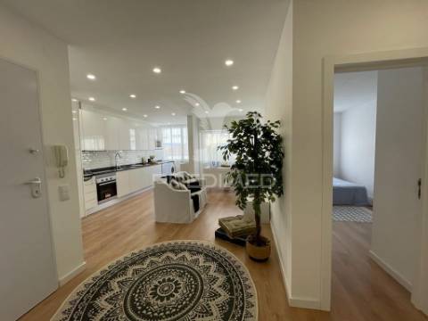 Apartamento t2 benfica, totalmente renovado, no centro de lisboa!
