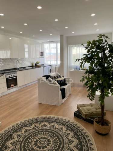 Apartamento t2 benfica, totalmente renovado, no centro de lisboa!