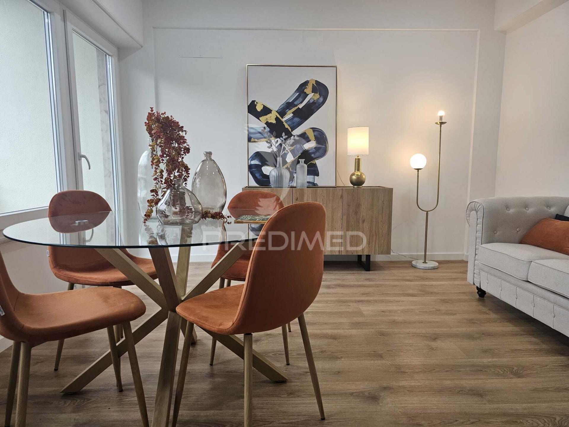 Apartamento t3 benfica, totalmente remodelado e mobilado