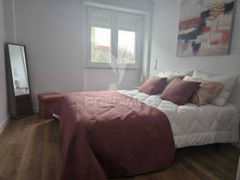 Apartamento t3 benfica, totalmente remodelado e mobilado