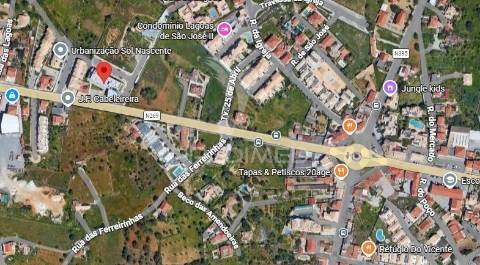 Loja para arrendamento em zona central ferreiras, albufeira