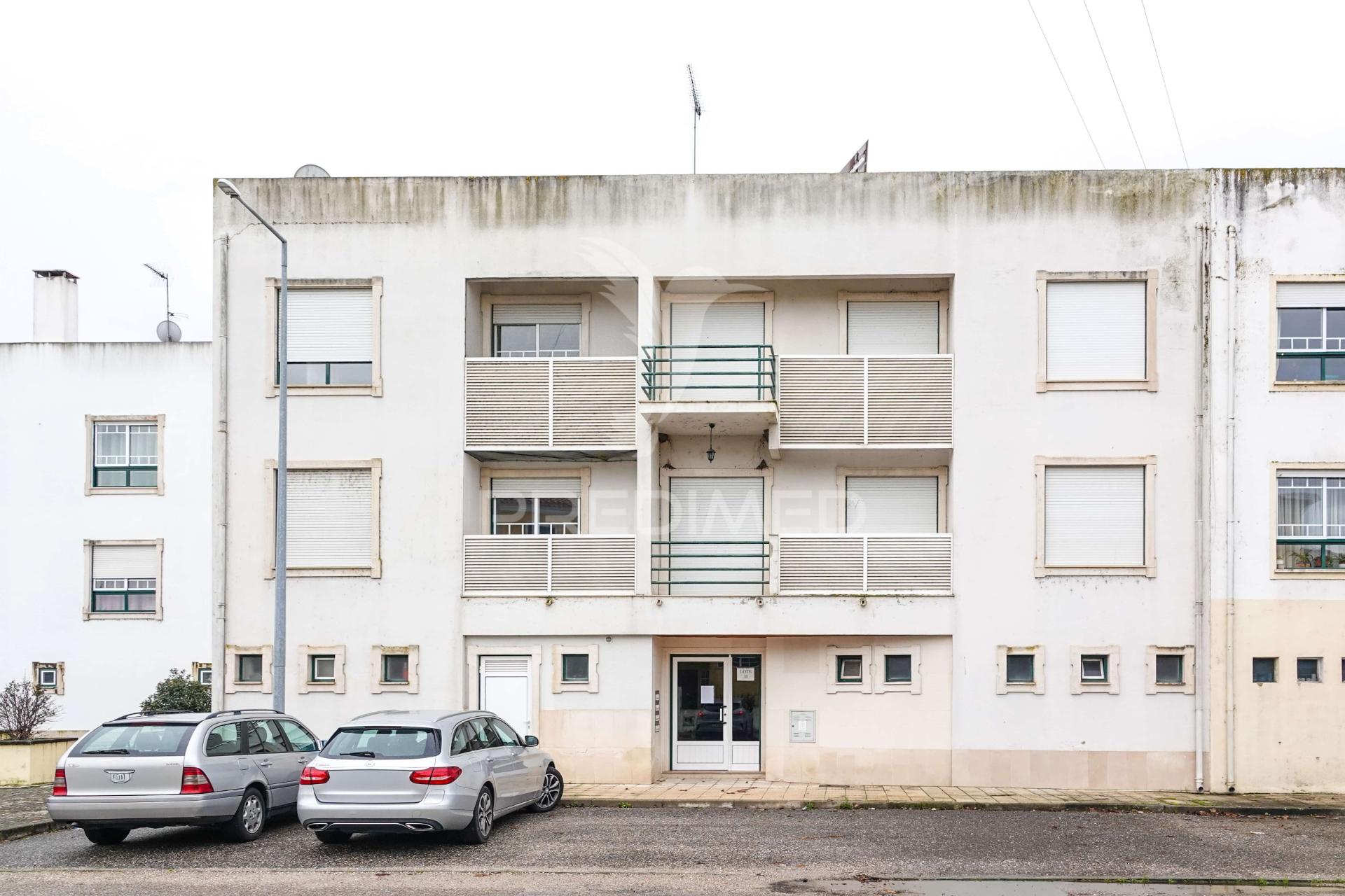 Apartamento t3 em rossio ao sul do tejo – abrantes.