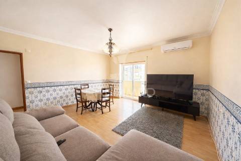Apartamento t3 laranjeiro almada