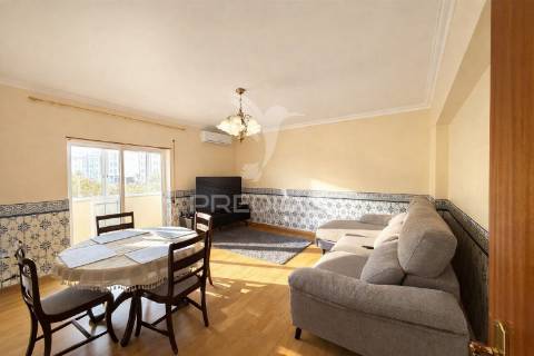 Apartamento t3 laranjeiro almada