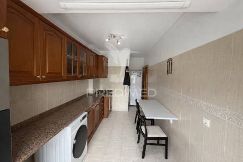 Apartamento t3 laranjeiro almada