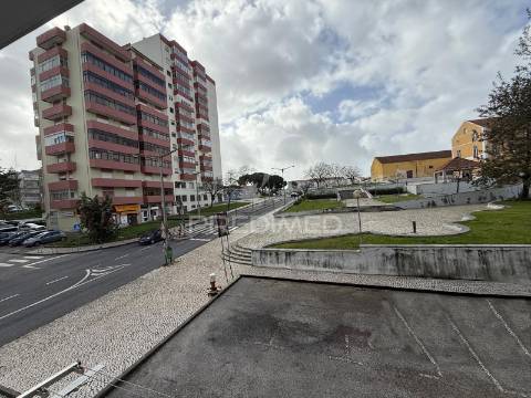 Apartamento t3 laranjeiro almada
