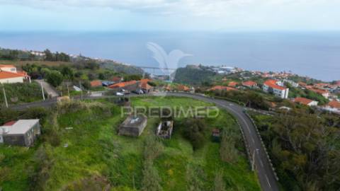 Terreno urbano com 920 m2 para construção no caniço