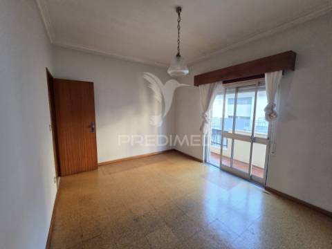 Apartamento t2 + 1