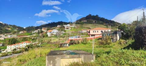 Terreno para construção com 1095 m2 no caniço