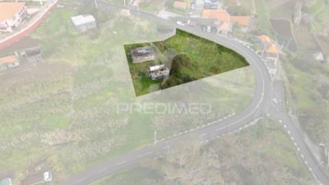Terreno para construção com 1095 m2 no caniço