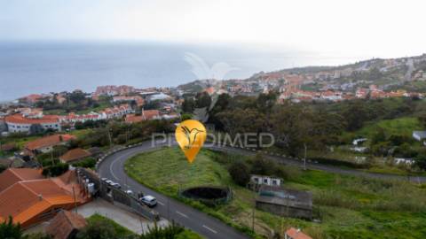 Terreno para construção com 1095 m2 no caniço