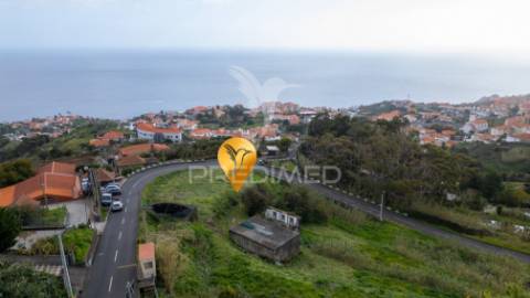 Terreno para construção com 1095 m2 no caniço