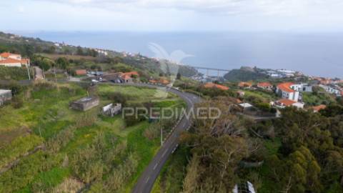 Terreno para construção com 1095 m2 no caniço