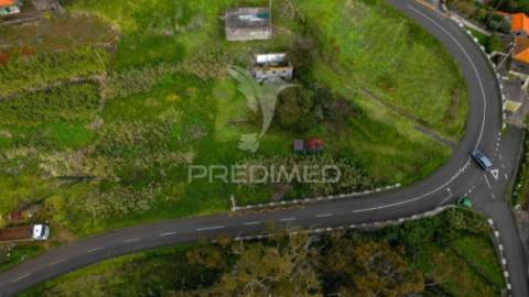 Terreno para construção com 1095 m2 no caniço