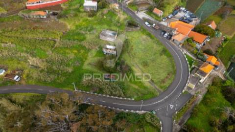 Terreno para construção com 1095 m2 no caniço
