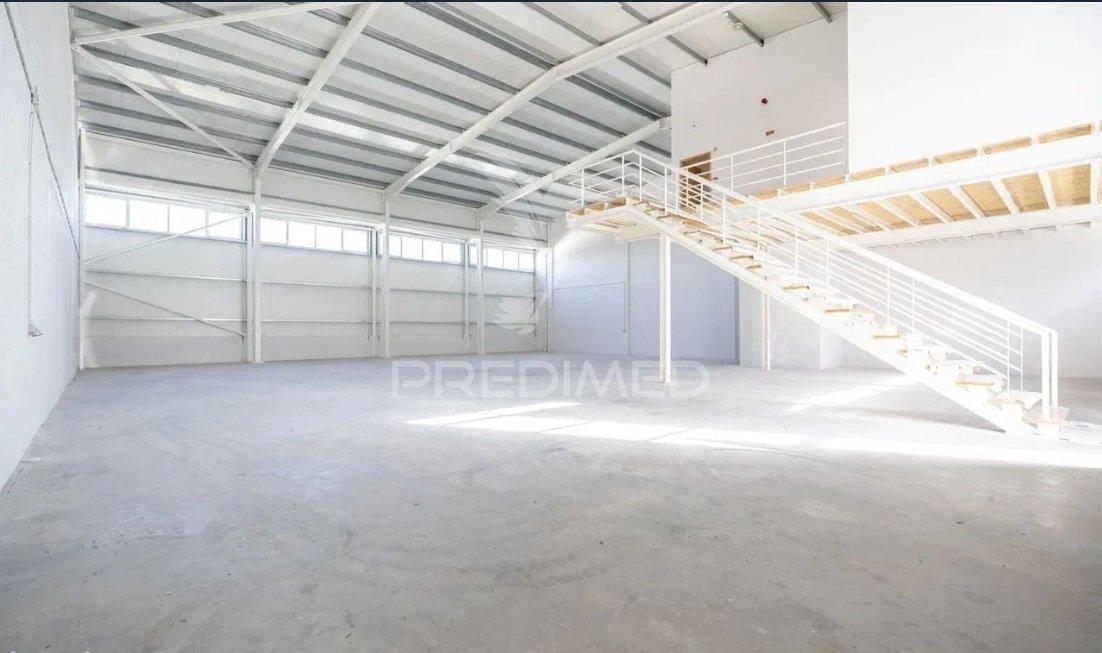 Pavilhão para arrendamento em azurém, guimarães - 470 m2