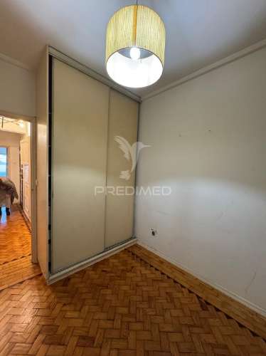 Apartamento t2 rua duarte galvao com varanda